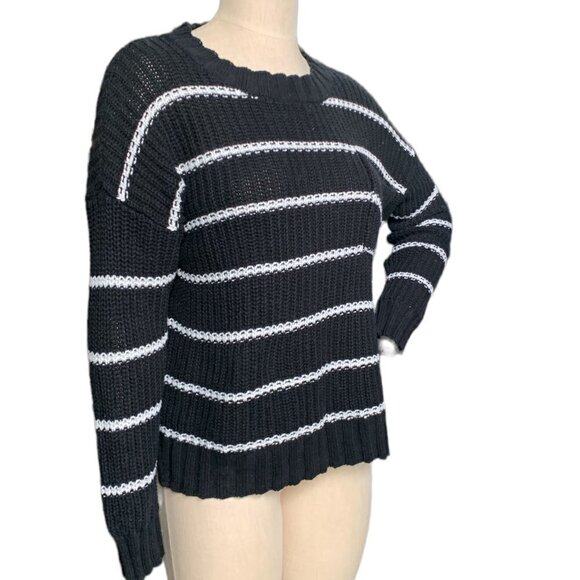American Eagle Striped Oversized Crew Neck Pocket Sweater Sz M Black & White 68F - Picture 2 of 8